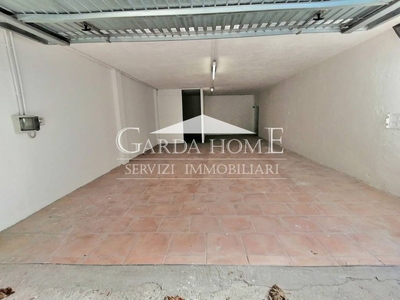 Garage in vendita a Desenzano del Garda via Ferruccio Lorenzini, 5