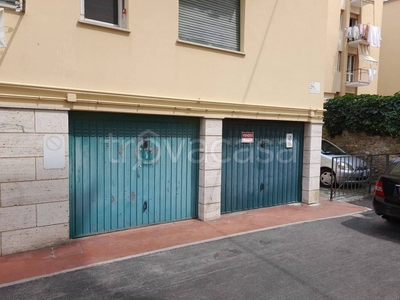 Garage in vendita a Finale Ligure via Calvisio, 108
