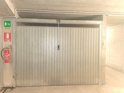Garage in vendita a Gallarate viale Vittorio Veneto, 12