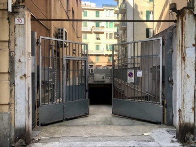 Garage in vendita a Genova genova Canepari