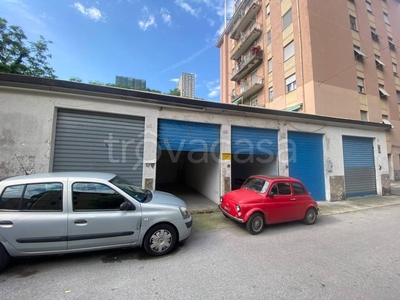 Garage in vendita a Genova salita Brasile, 23C