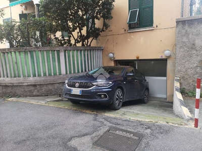 Garage in vendita a Genova via Boselli, 10