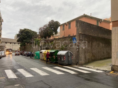 Garage in vendita a Genova via Domenico Oliva, 16