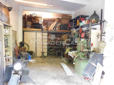 Garage in vendita a Genova via Fereggiano, 181