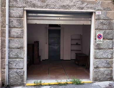Garage in vendita a Genova via Pietro Rostan
