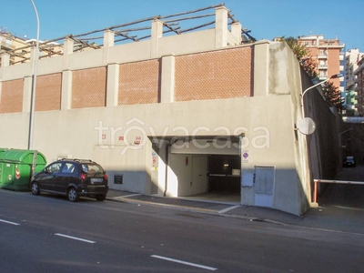 Garage in vendita a Genova via Voltri, 9X