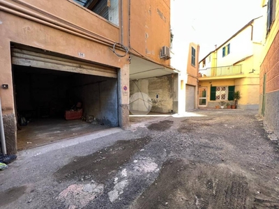 Garage in vendita a Imperia via Abate Berio, 34