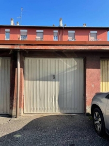 Garage in vendita a Legnano viale Sabotino