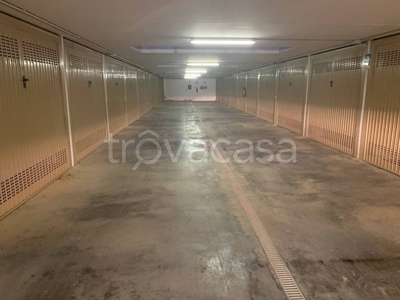 Garage in vendita a Loano via Aurelia, 124