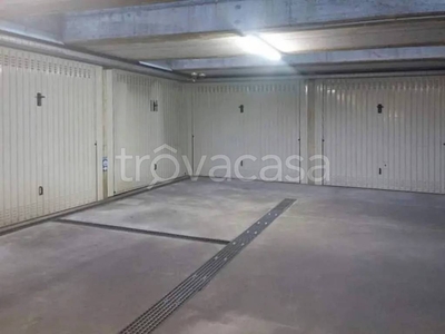 Garage in vendita a Milano viale Vincenzo Lancetti