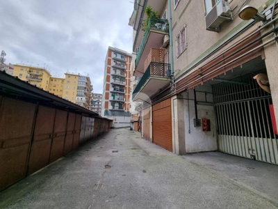 Garage in vendita a Napoli via Gabriele Jannelli, 414