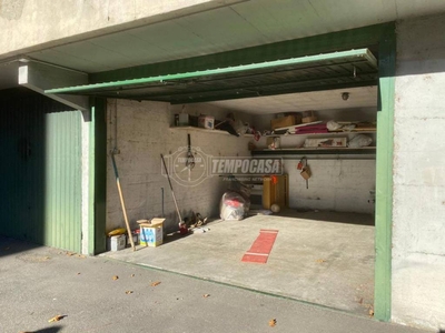 Garage in vendita a Novate Milanese via Baranzate
