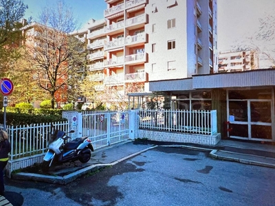 Garage in vendita a Novate Milanese via Rodolfo Morandi, 12