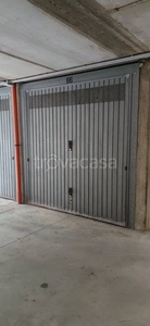 Garage in vendita a Paderno Dugnano via Louis Armstrong
