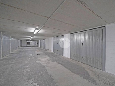 Garage in vendita a Puegnago del Garda via g. Pascoli, 6