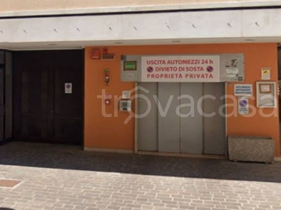 Garage in vendita a Rimini via Benedetto Cairoli, 31