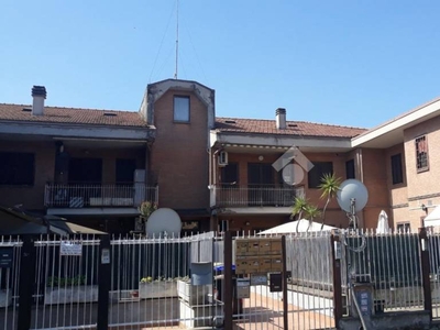 Garage in vendita a Roma via Augusto Casciani, 92