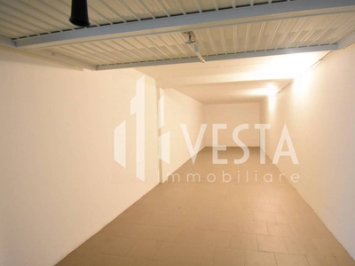 Garage in vendita a Ronco Briantino via 4 Novembre