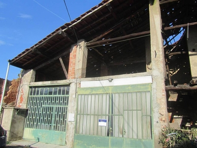 Garage in vendita a Rovello Porro via Alessandro Volta, 12