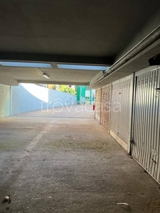 Garage in vendita a Rozzano via Biancospini, 6