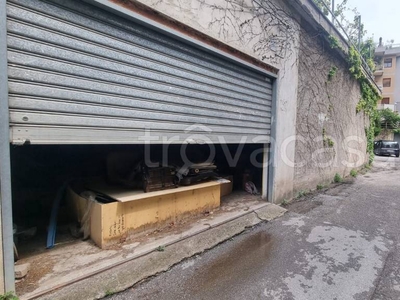 Garage in vendita a Salerno viale delle Ginestre, 64