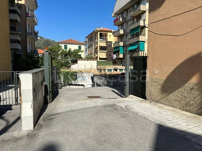 Garage in vendita a Sestri Levante via Erasmo Piaggio