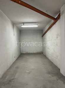 Garage in vendita a Solaro via Drizza, 29