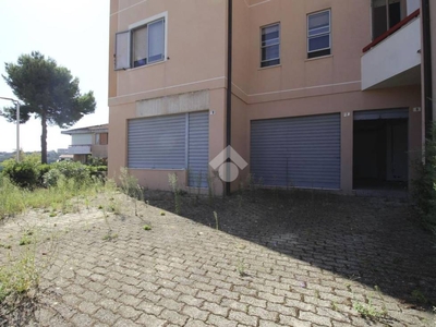 Garage in vendita a Termoli via Pò, 5