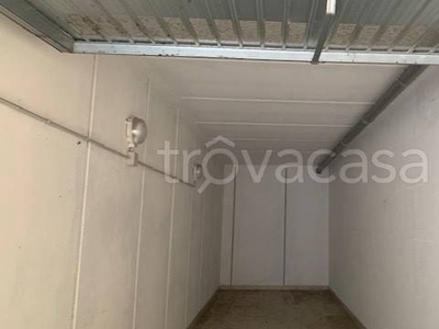 Garage in vendita a Torre de' Roveri via Casale