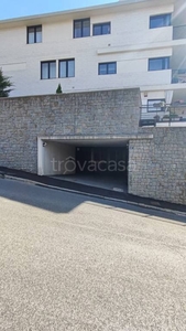 Garage in vendita a Trieste via Commerciale, 143