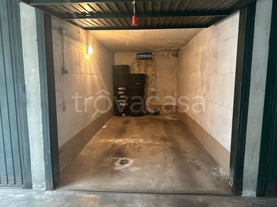 Garage in vendita a Vaprio d'Adda via San Francesco, 8