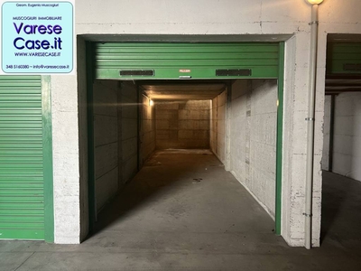 Garage in vendita a Varese via Perla, 77