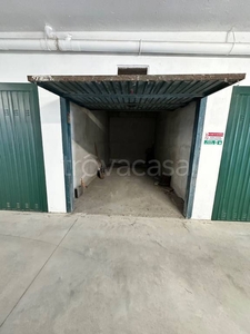 Garage in vendita a Vigevano corso Genova, 114