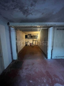 Garage in vendita ad Agrate Brianza via Giacomo Matteotti, 43