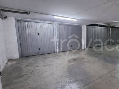 Garage in vendita ad Albano Laziale via Isernia