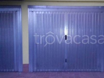 Garage in vendita ad Asola via Lazio, 38