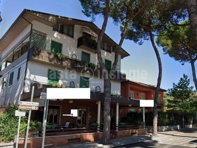 Hotel/Albergo in vendita a Montecatini-Terme viale Marconi , 17