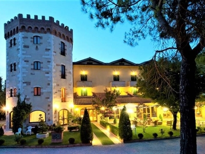 Hotel in vendita a Sarteano