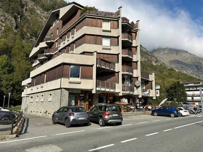 Hotel in vendita ad Antey-Saint-André frazione Filey, 42