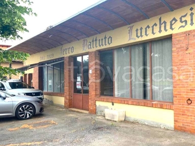 Laboratorio in vendita a Montecarlo via s. Piero, 34, 55015