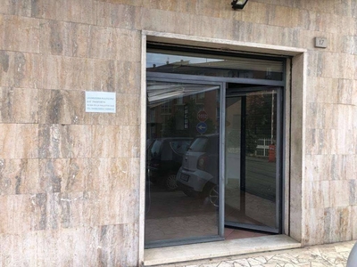 Laboratorio in vendita a Perugia via g.Galilei, 17