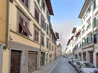 Negozio in vendita a Firenze via dei Serragli