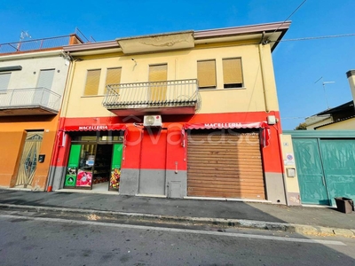Negozio in vendita a Legnago via Pier Domenico Frattini, 43