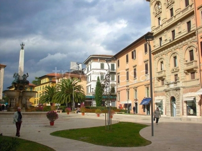 Negozio in vendita a Montecatini-Terme piazza del Popolo