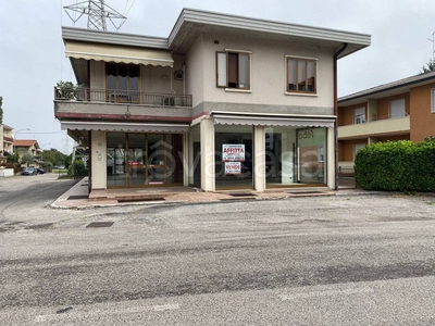 Negozio in vendita a Montecchio Maggiore via Madonnetta
