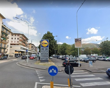 Negozio in vendita a Prato viale della Repubblica