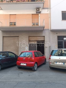 Negozio in vendita a Taranto via Solìto, 5