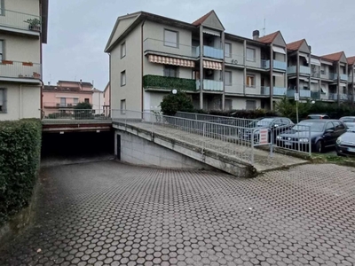 Posto Auto in vendita a Noceto via boni e gavazzi, 6