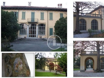 Prestigiosa villa di 1600 mq in vendita, Via Giacomo Leopardi, Besana in Brianza, Monza e Brianza, Lombardia