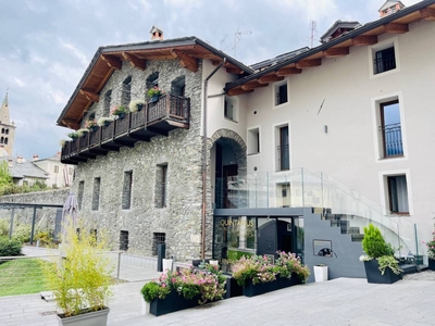 Ristorante in vendita ad Aosta piazza Severino Caveri